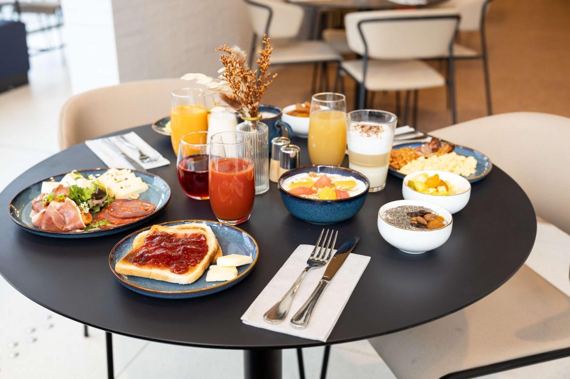 Hilton Lille Otel Dış mekan fotoğraf